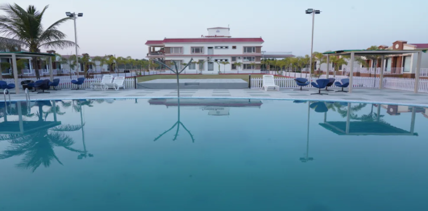 Flamingo Club & Camp Resort